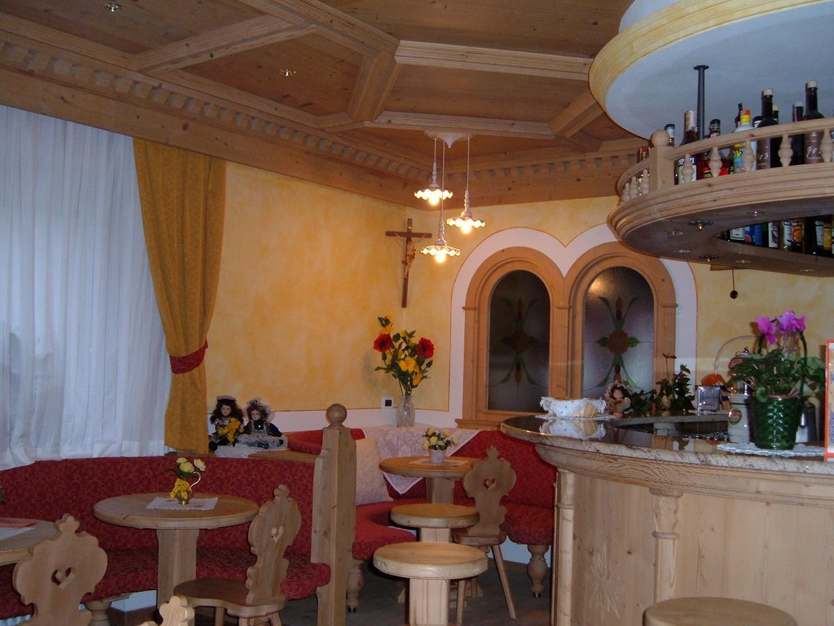 Hotel Aurora ロッカ・ピエートレ エクステリア 写真